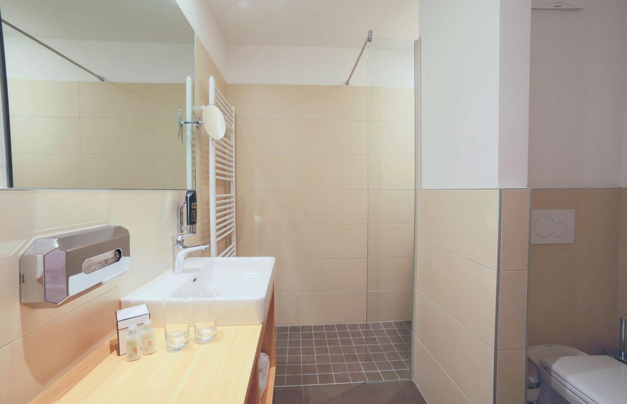 Hotel Bergkristall مالنتز المظهر الخارجي الصورة