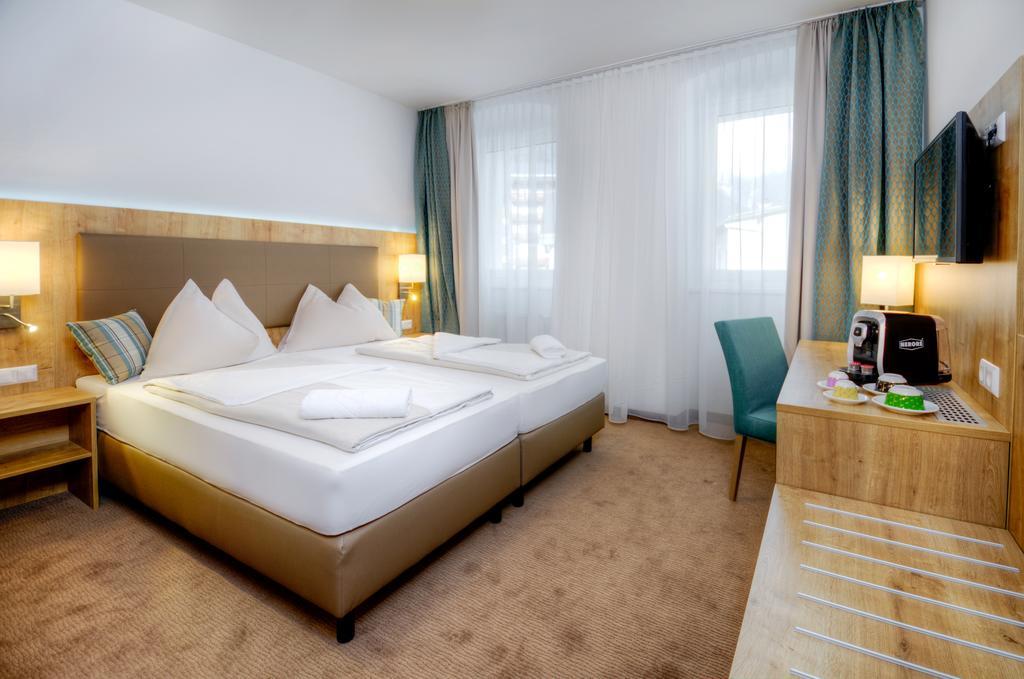 Hotel Bergkristall مالنتز المظهر الخارجي الصورة