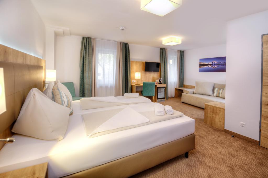 Hotel Bergkristall مالنتز المظهر الخارجي الصورة