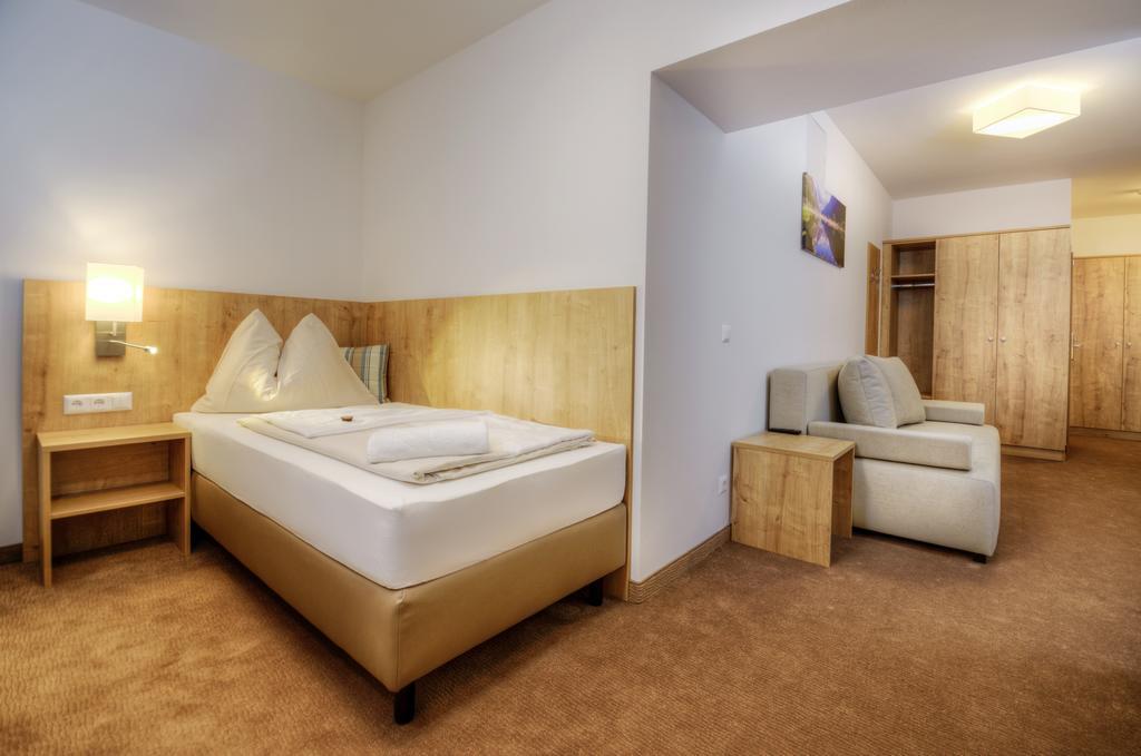 Hotel Bergkristall مالنتز المظهر الخارجي الصورة